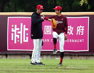 「鍾亦恩投球很像我」　王溢正盼傳授經驗助進化