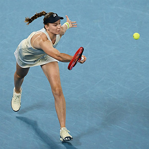 芮芭奇娜苦戰3盤拍落莎芭蓮卡　首奪澳網后冠