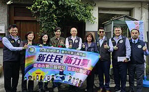 咚咚隆咚鏘！移民署服務列車同台中新住民迎新春送祝福