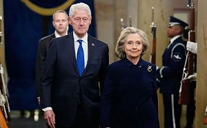 柯林頓夫婦「投降」了! 40多年來首次 前總統同意出席艾普斯坦調查會