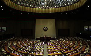 將間諜法改革與不相干法律綁在一起　韓國執政黨用心遭質疑