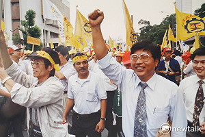 耀伯新書試讀》突圍！廢除水租與參選學歷限制