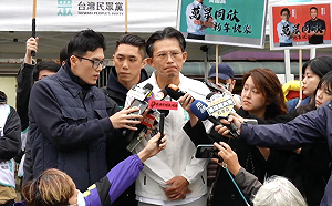 攤商問蘇巧慧假牙補助5萬 黃國昌：沒財政規劃就是不負責任、大撒幣 