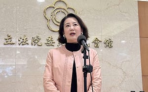 率先披露是護航高金素梅？吳思瑤質疑羅智強急發聲：難道另有盤算