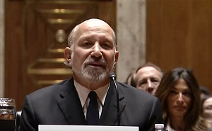 承認之前說謊? 盧特尼克參院作證改口 : 與艾普斯坦多次會面 議員籲立刻辭職