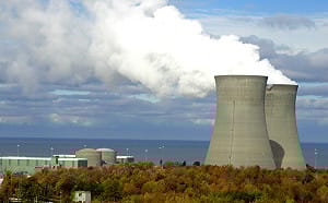 川普氣候政策大逆轉 美撤溫室氣體危害認定 車輛排放標準全面鬆綁 