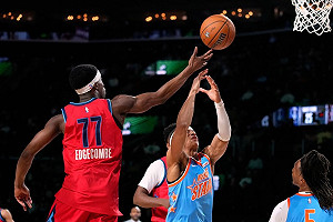 76人埃奇庫姆掌握關鍵　率文斯隊奪新秀挑戰賽冠軍