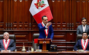 秘魯國會罷免總統赫里 十年內第八位領導人下台