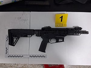 苗栗竹南民宅大年初一遭開槍　警逮2嫌依法送辦