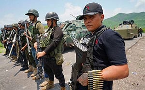 （影）墨毒梟教父遭擊斃！引爆全境動亂 川普調6黑鷹直壓境 辛鮑姆竟然這麼說.....