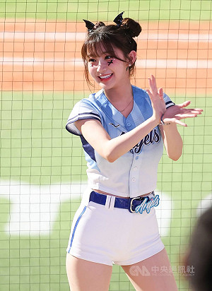 李珠珢續留富邦應援中職悍將　喊話想念台灣粉絲