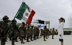 (影) 墨國掃毒動亂結束？ 辛鮑姆稱美軍未介入 大毒梟被活捉 疑押送中遭「滅口」