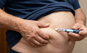 瘦瘦針亂象多「藥局沒處方箋照賣」！石崇良：1個月內提強化措施