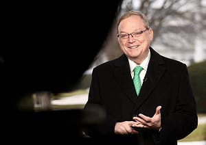 川普稱全球關稅增至15%　白宮經濟顧問：仍在討論