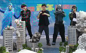 高雄冬日遊樂園壓軸登場   「大港青年防衛隊」結合日本特攝美學