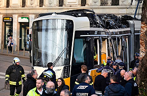 米蘭電車脫軌衝進餐廳釀2死40傷 乘客:事故前車底傳異常聲響