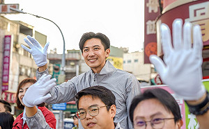 陪青年世代站路口拼初選    邱議瑩：前鎮小港唯一支持林浤澤