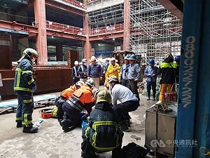 北市國賓飯店旁工地工人墜樓　命危送醫搶救