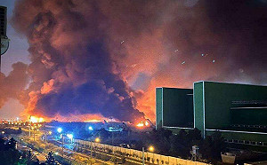 (影) 美以深夜轟炸！德黑蘭機場陷入火海 伊20年地下飛彈基地大爆炸