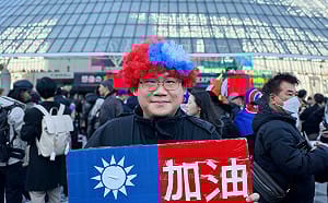 (影)台韓大戰最後一球超痛快！林氏璧曝「三壘後方敵營」神視角　滿滿台灣人超嗨