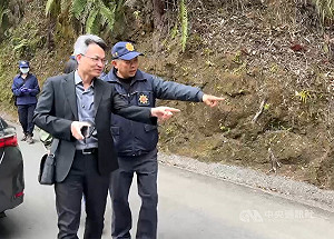 南投杉林溪遊園接駁車墜谷　檢察官赴現場勘查