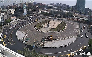 台南火車站前廣場改造第二階段交維調整行車動線  U型雙向通行上班首日運作順暢