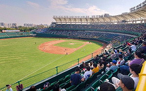 挺完WBC挺中職   高市府續推「學生50元看球優惠方案」 