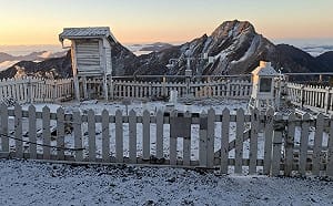 雙冷氣團共發威！玉山凌晨再降雪  低溫下探零下8.9度