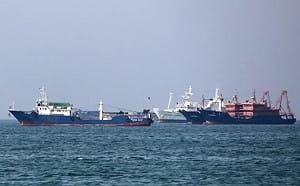 至少9船通過荷姆茲海峽! 繳高額通行費可走「安全走廊」2船高調標「中國」