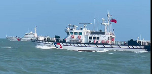 （影）中國海警4艘船編隊闖金門限制水域 海巡全程併航強勢驅離