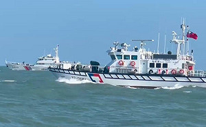 （影）中國海警4艘船編隊闖金門限制水域  海巡全程併航強勢驅離