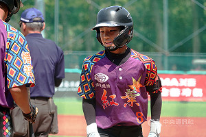 王奕穎在爸爸面前開轟　謝國城盃少棒台東紅葉奪勝