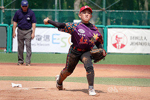 台東紅葉邱賢閤有「怪投基因」　謝國城盃少棒勝投