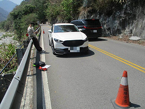 台中和平區樹木掉落砸車  車主可申請國賠