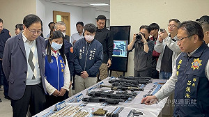 桃警破獲幫派軍火庫　衝鋒槍、霰彈槍險流入市面