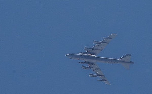 同框現身！美軍「2.0版」猛禽＋攜LRSO核飛彈B-52  應對亞太衝突升級進化