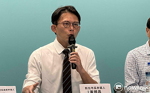 李四川推老公寓增建電梯  黃國昌競辦讚：樂見跟進提高齡友善政策