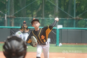 賴鴻誠之子賴品睿謝國城盃少棒登板 教頭看好成長