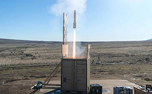 「灰熊」厲害…洛克希德馬丁貨櫃發射地獄火  研發六個月即完成首次垂發測試