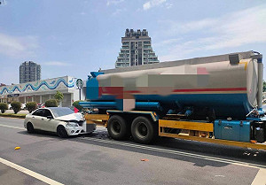 宜蘭頭城撞等紅燈油罐車　轎車駕駛酒測超標送辦