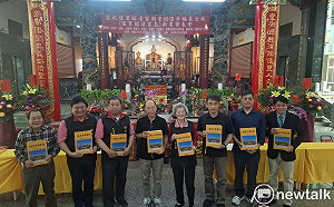 一甲子信仰見證  《佳里昭清宮志》青年節隆重發表恭獻恩主公