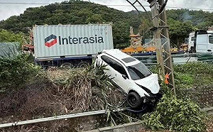 台鐵又出事！車輛滑落軌道邊  東部幹線45列車延誤 