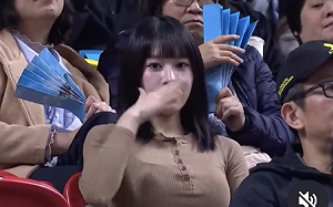 PLG場邊畫面爆紅! 領航猿啦啦隊長游敏Umia被認出 大方秀舞引熱議