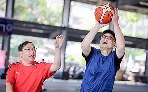 邀王義川體能對決    賴瑞隆誓言推動高雄成運動之都