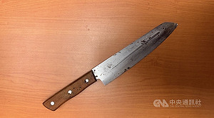 北市男街友路上激動吼叫　萬華警查扣水果刀法辦