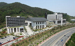 中國5學生假學歷讀韓國大學遭勒令出境  打官司抵抗