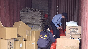 金門查獲中國走私食品　男涉收集旅客貨物轉售遭辦