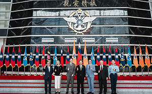 國防部長顧立雄接見美國國會議員訪團　深化台美安全合作