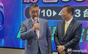 暗酸柯文哲 徐國勇逛展買電器：別讓媽媽跪著擦地板