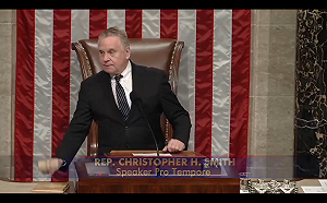 (影) 國會自宮? 美眾院3分鐘閃電休會全場錯愕 戰爭法案辯論被強制中斷